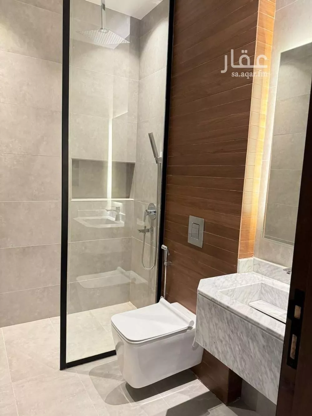 شقة 5 غرف في العزيزية 5