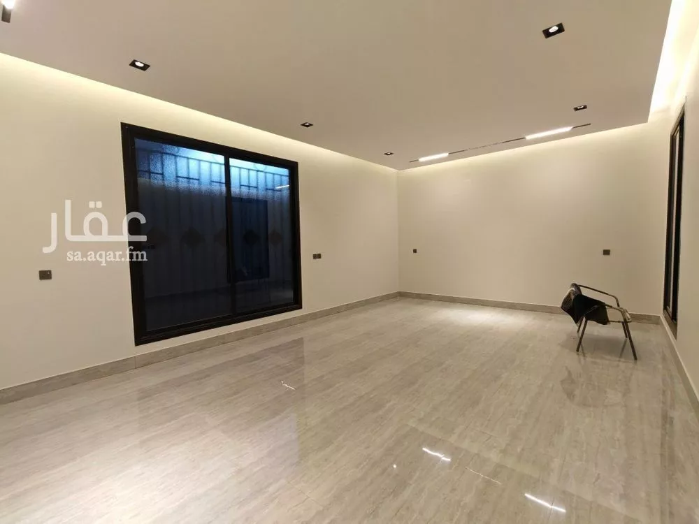 فيلا 5 غرف في الرمال 2