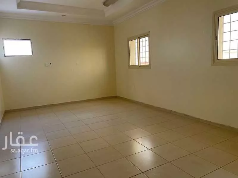 شقة 5 غرف في ضاحية الملك فهد 4