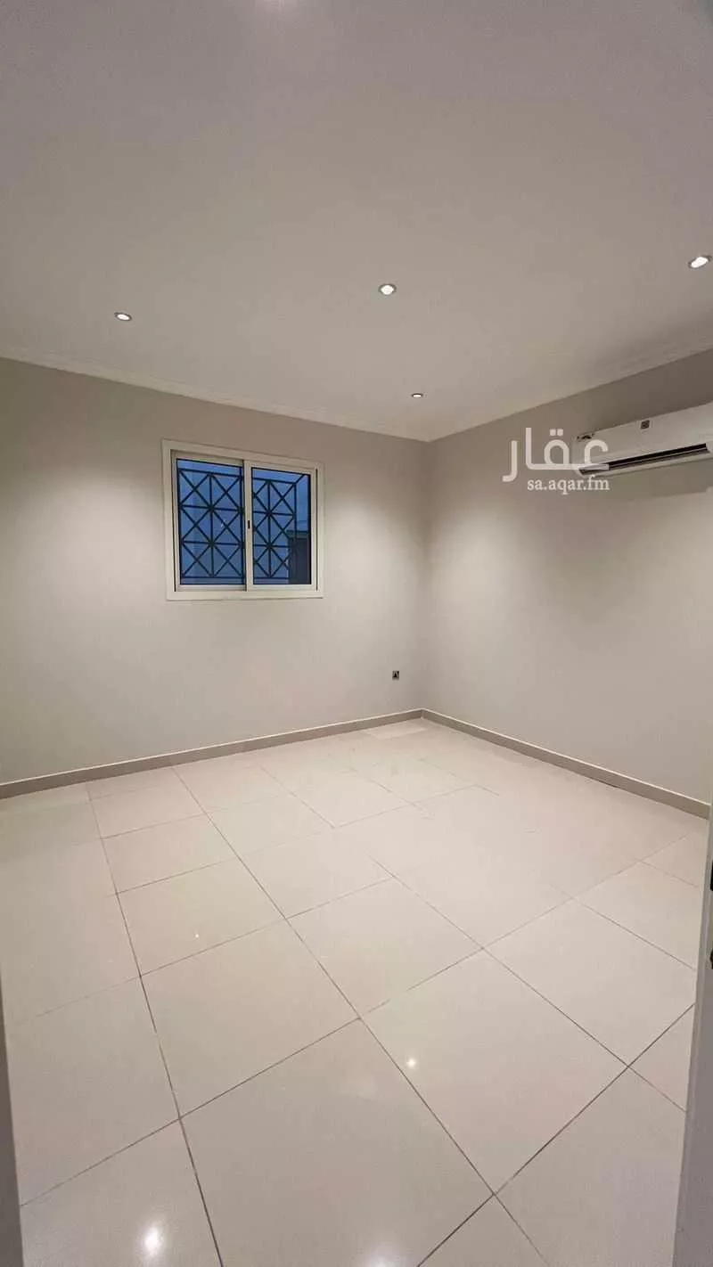 فيلا 6 غرف في العارض 1