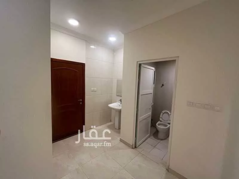 4 bedroom building in Hajar, Eastern Province 12
