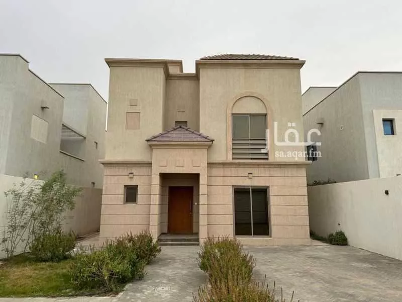 فيلا 6 غرف في الامواج 1