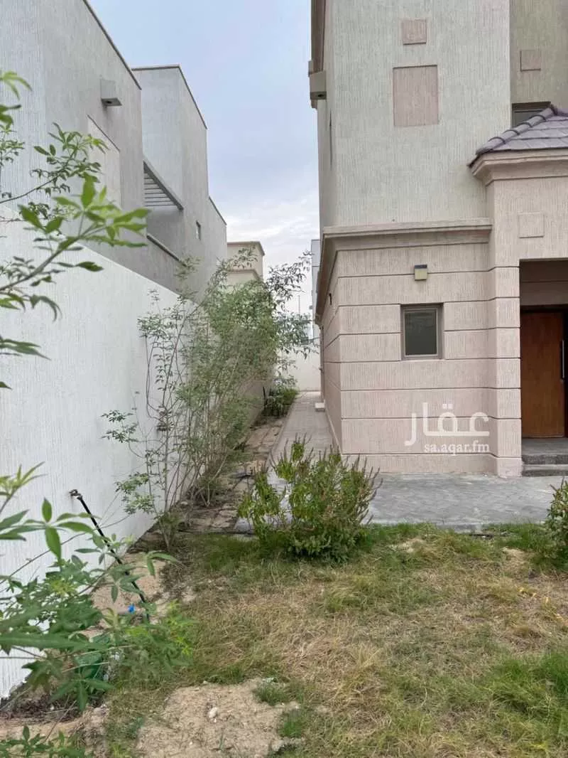 فيلا 6 غرف في الامواج 3