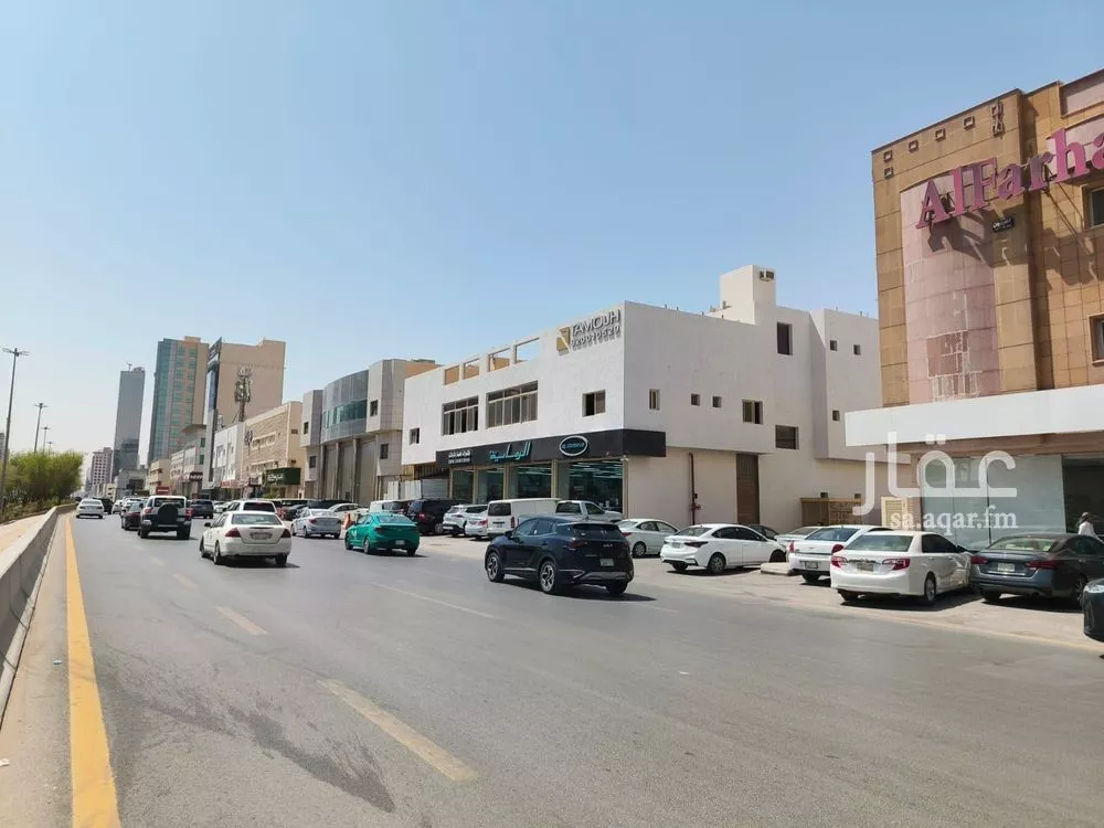 مكتب 975 م² في العقيق 1