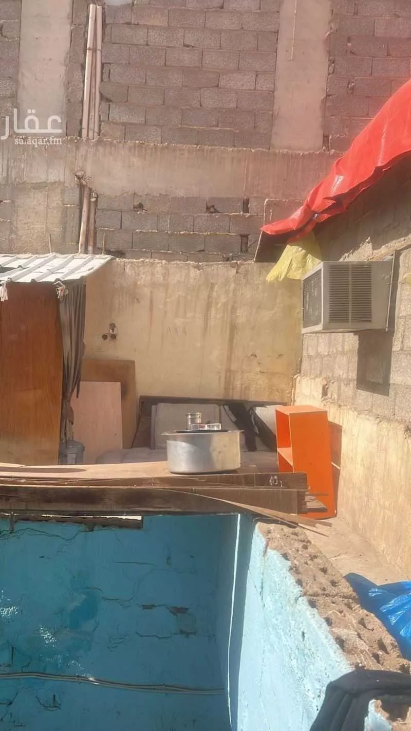 أرض 78 م² في الديرة 5