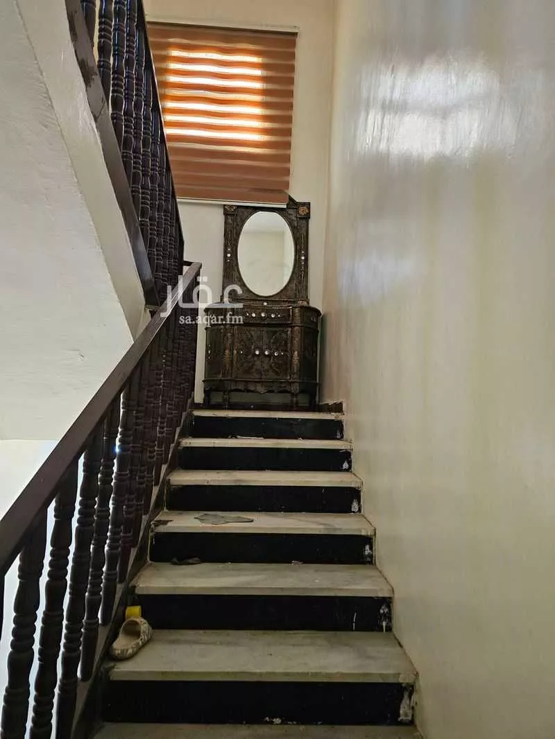 فيلا 8 غرف في طويق 4