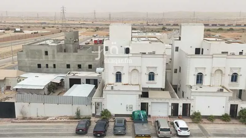 فيلا 10 غرف في البرية 1