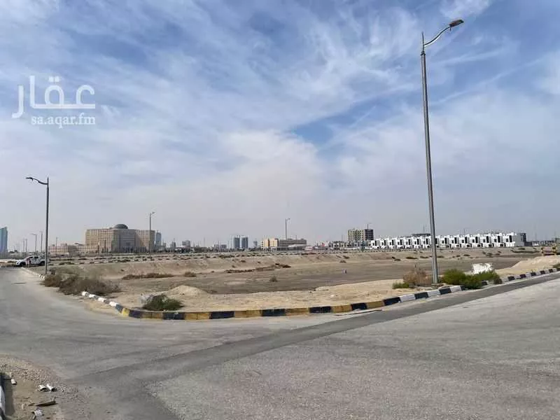 أرض 1372 م² في السيف 3