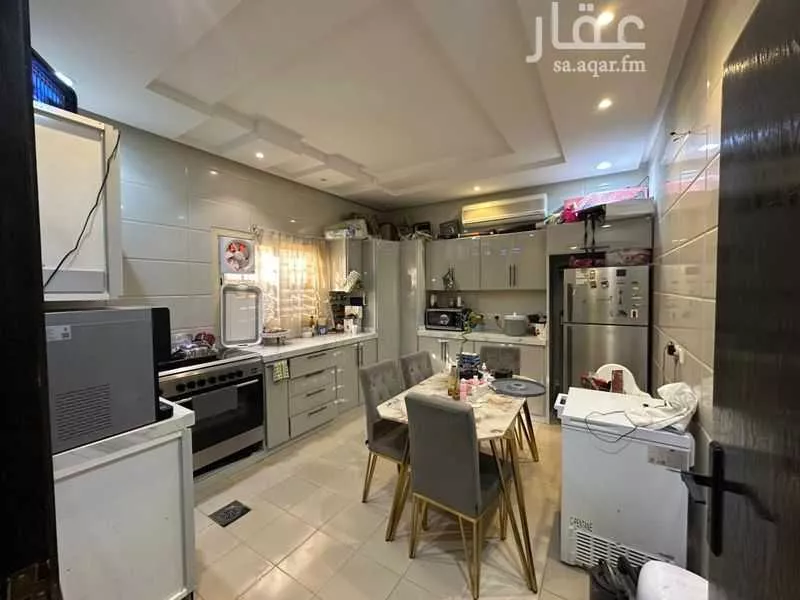 دور 3 غرف في عرقة 1