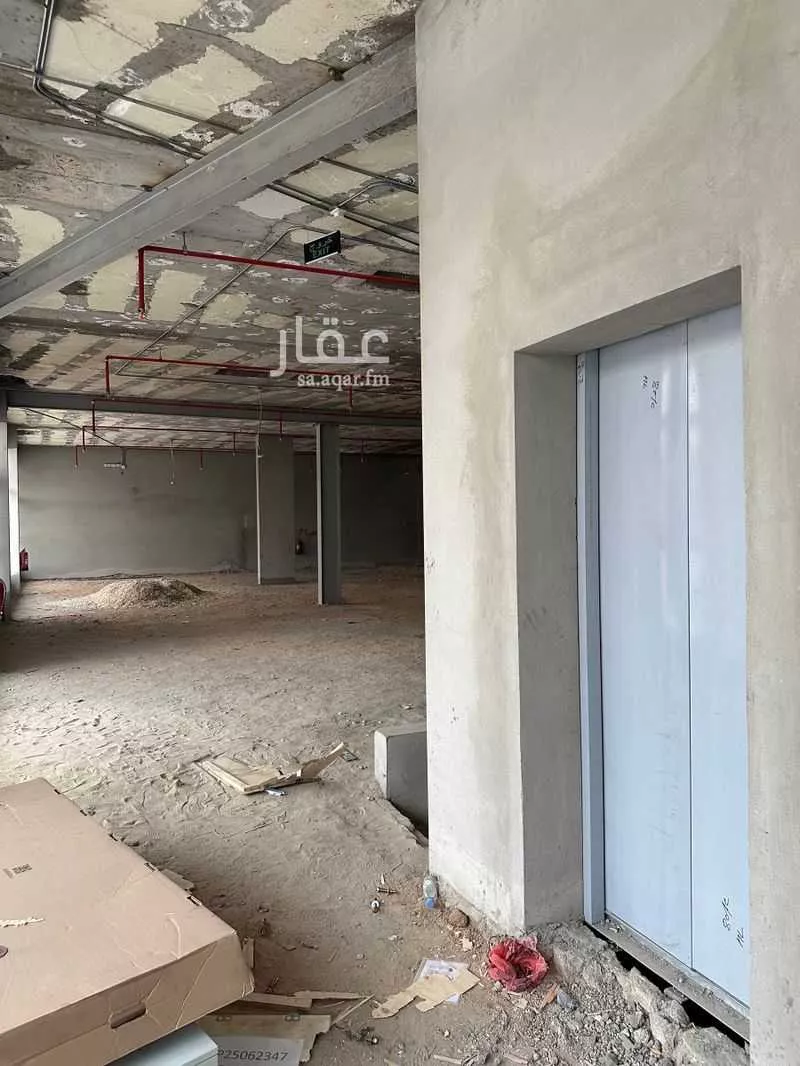 مكتب 1350 م² في الشهداء 5