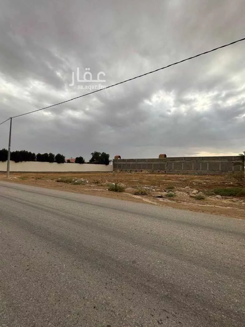 أرض 2450 م² في بنبان