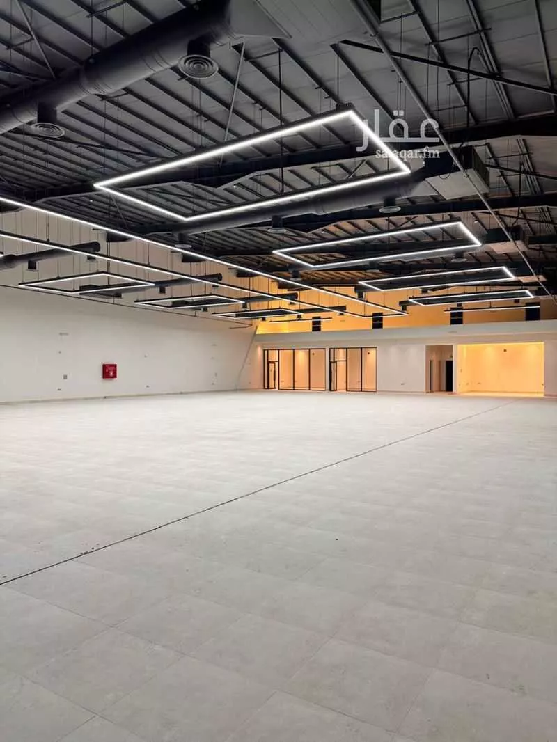 محل 2450 م² في المنار 5