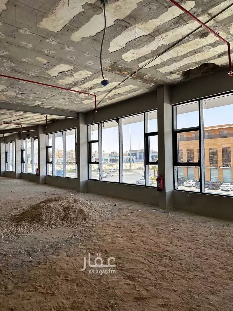 مكتب 1350 م² في الشهداء 3