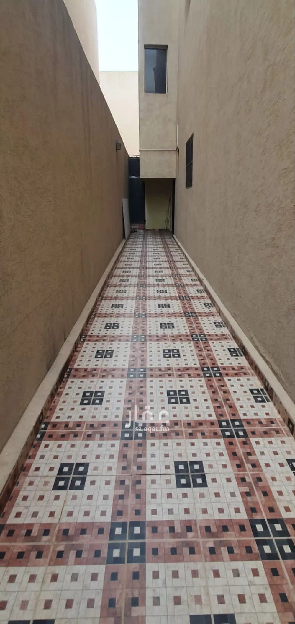 شقة 4 غرف في الملقا 1