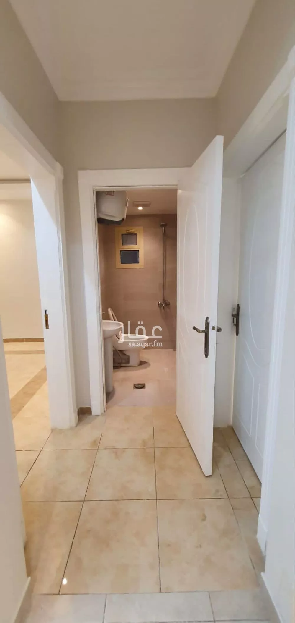 شقة 4 غرف في الملقا 5