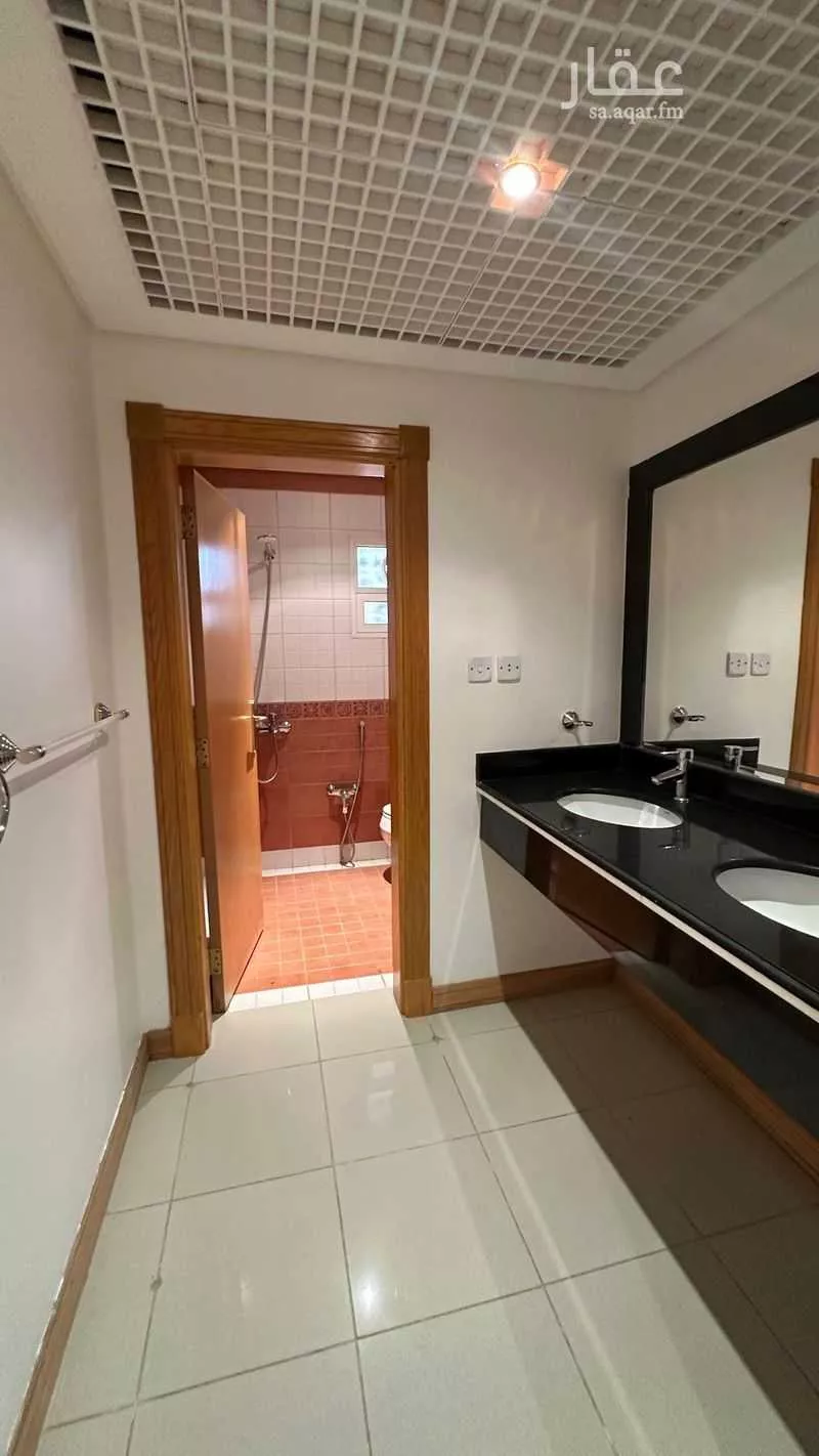 فيلا 5 غرف في العليا 4