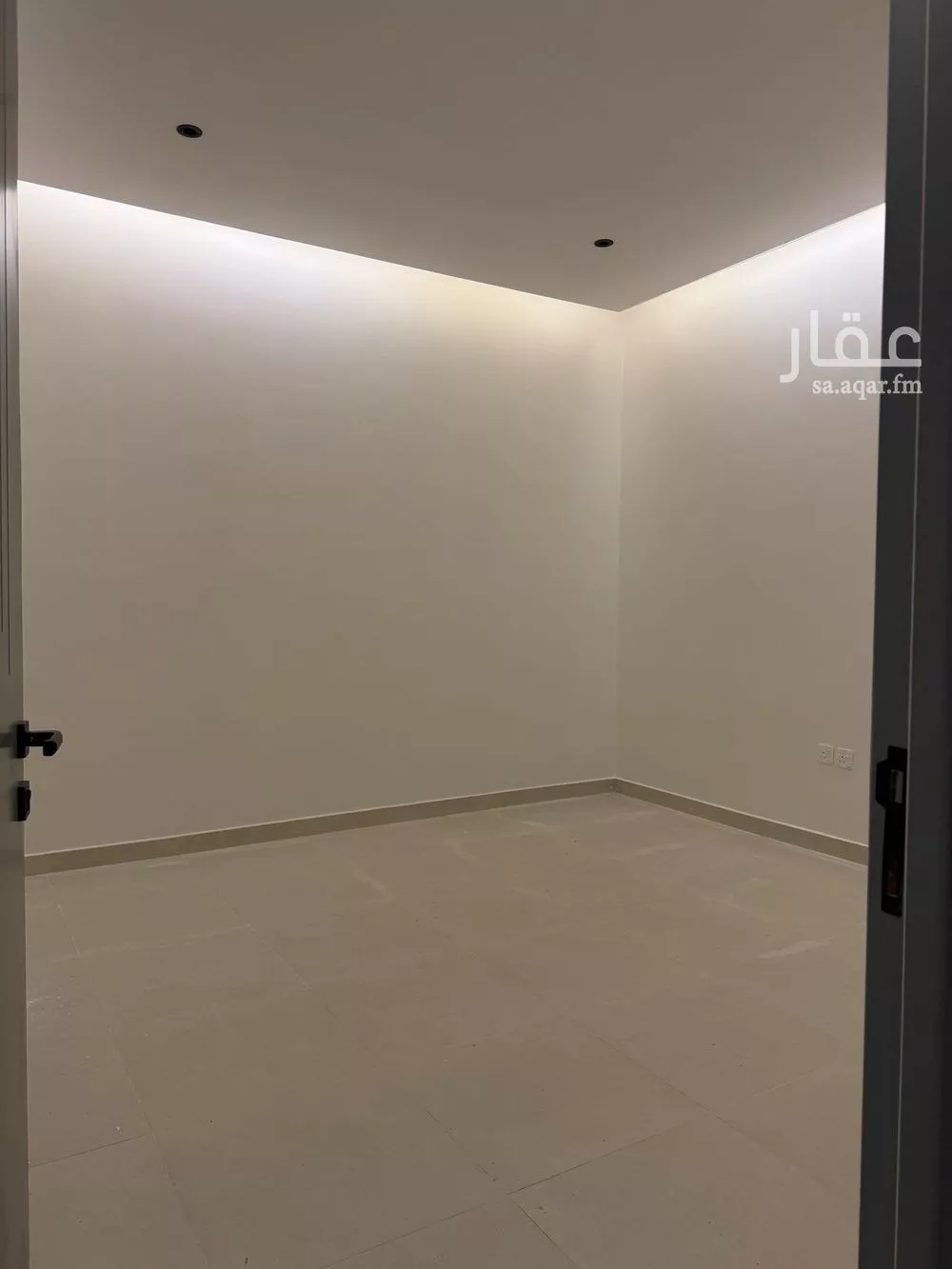 فيلا 7 غرف في عكاظ 4