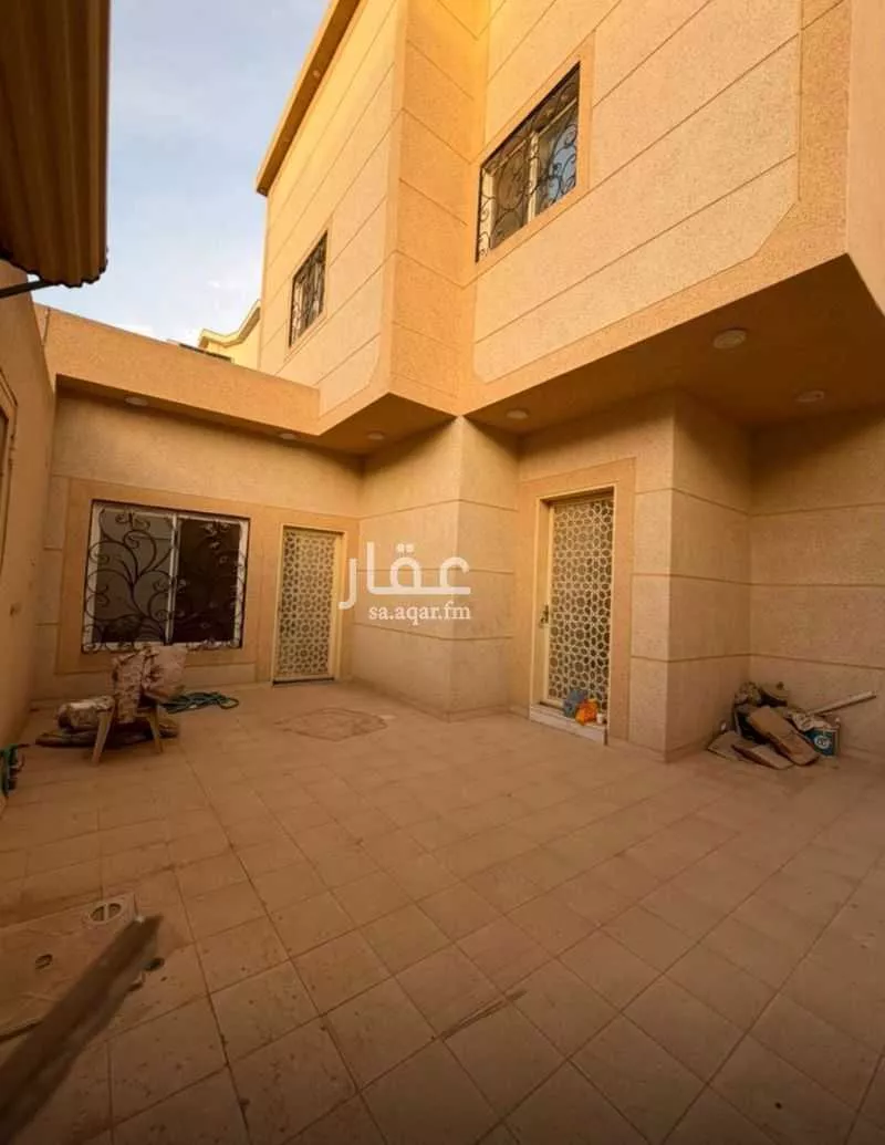 فيلا 8 غرف في ديراب 3