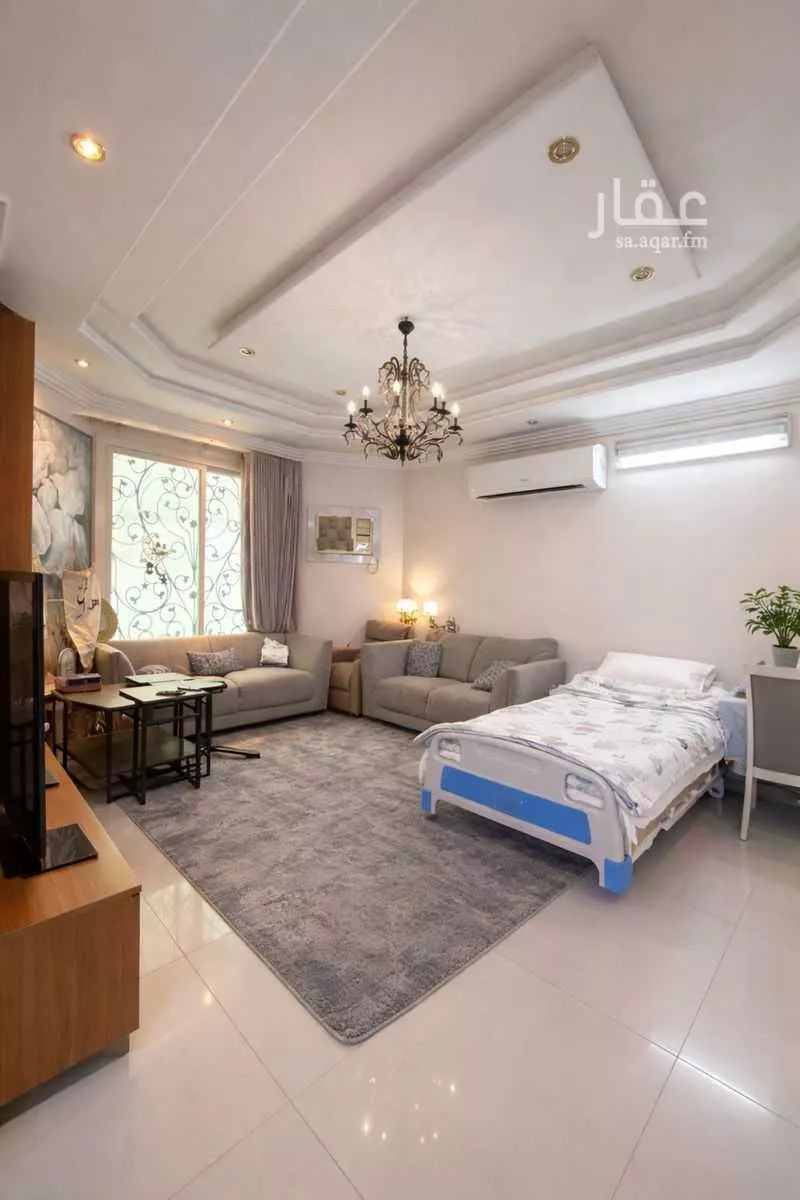 8 bedroom villa in Al Zahrah 3