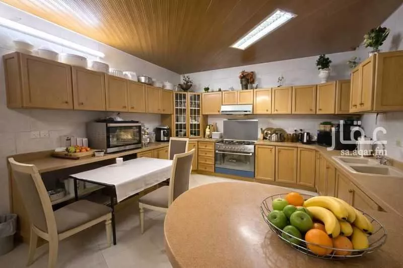 8 bedroom villa in Al Zahrah 5