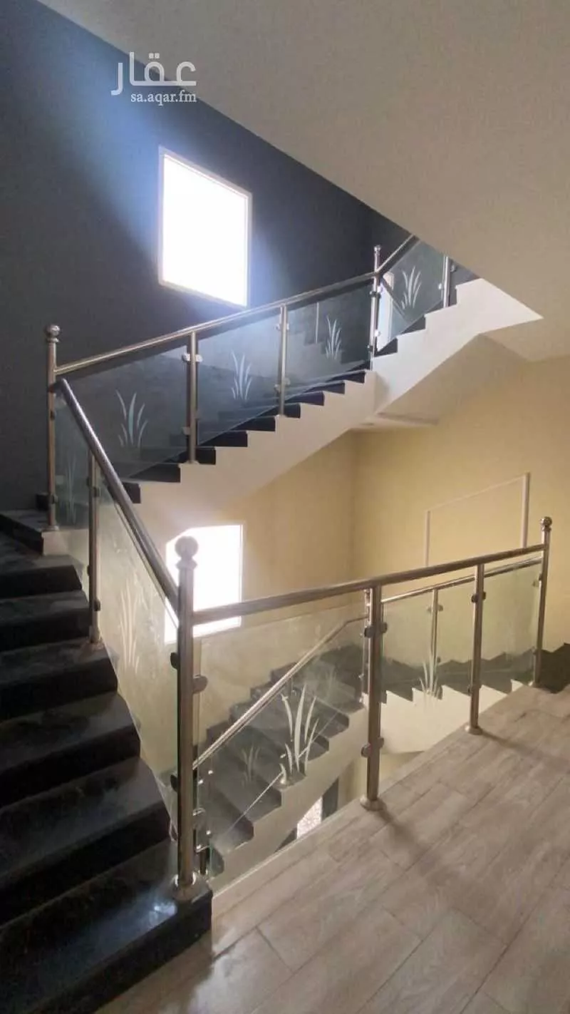 فيلا 6 غرف في الامواج 3