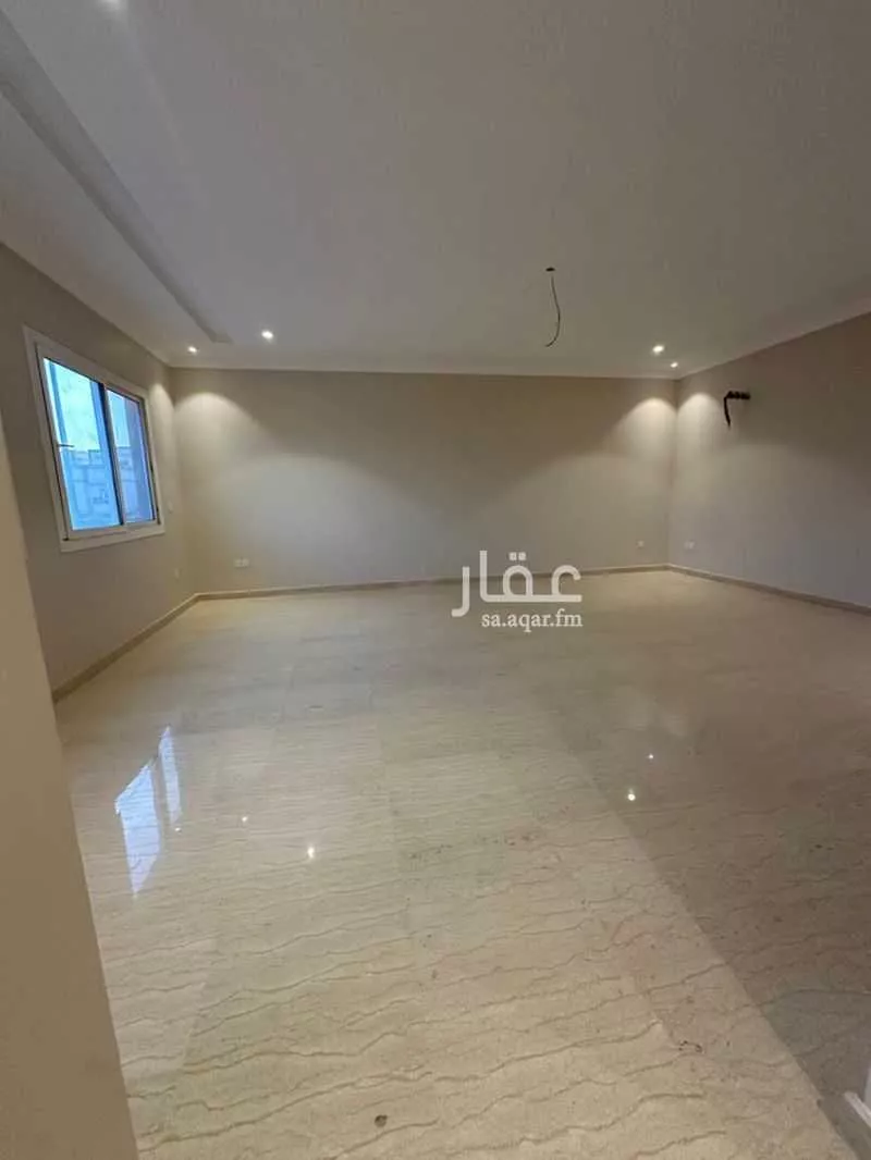 فيلا 9 غرف في الشراع 3