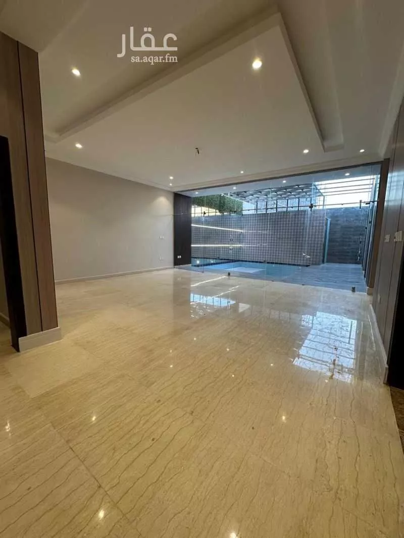 فيلا 9 غرف في الشراع 5