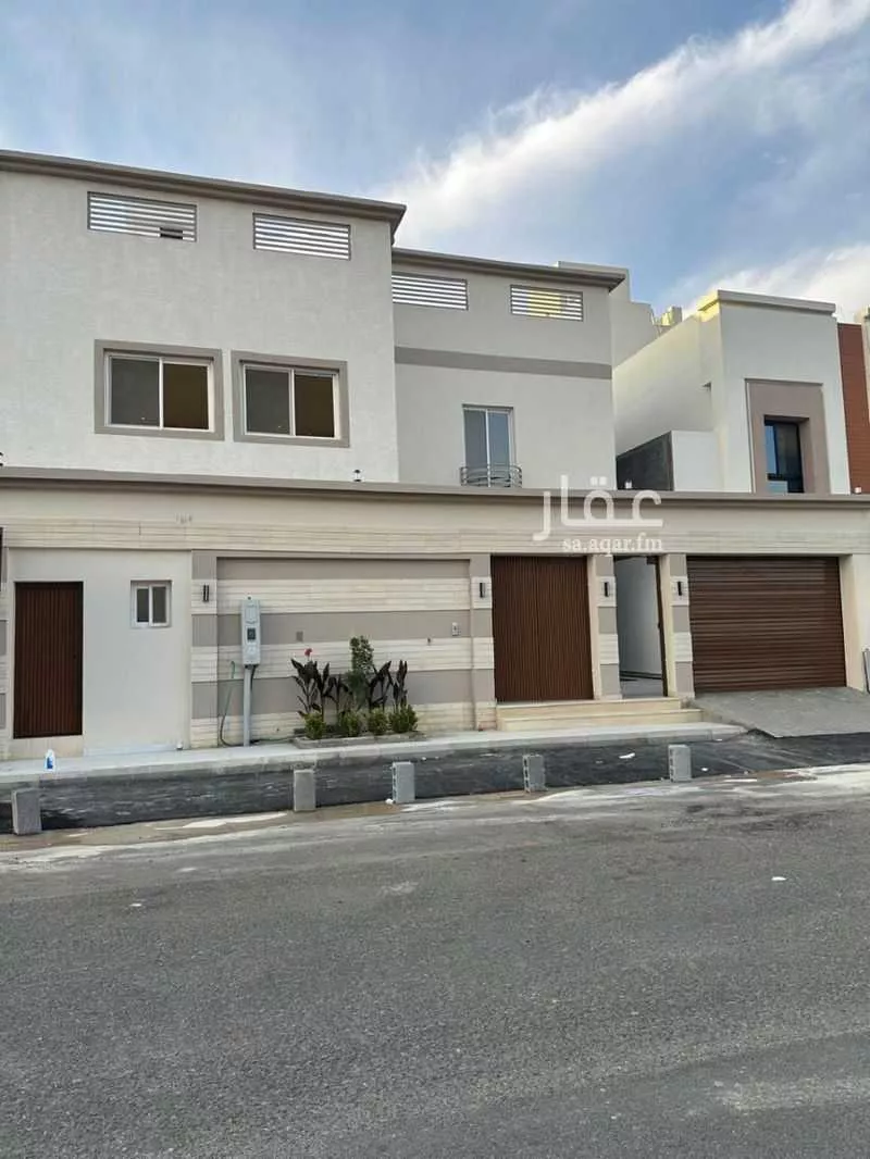 فيلا 9 غرف في الشراع 2