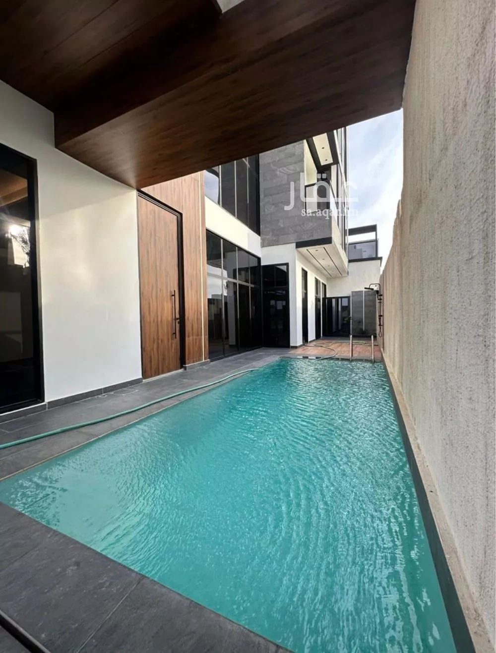 فيلا 6 غرف في البساتين 1