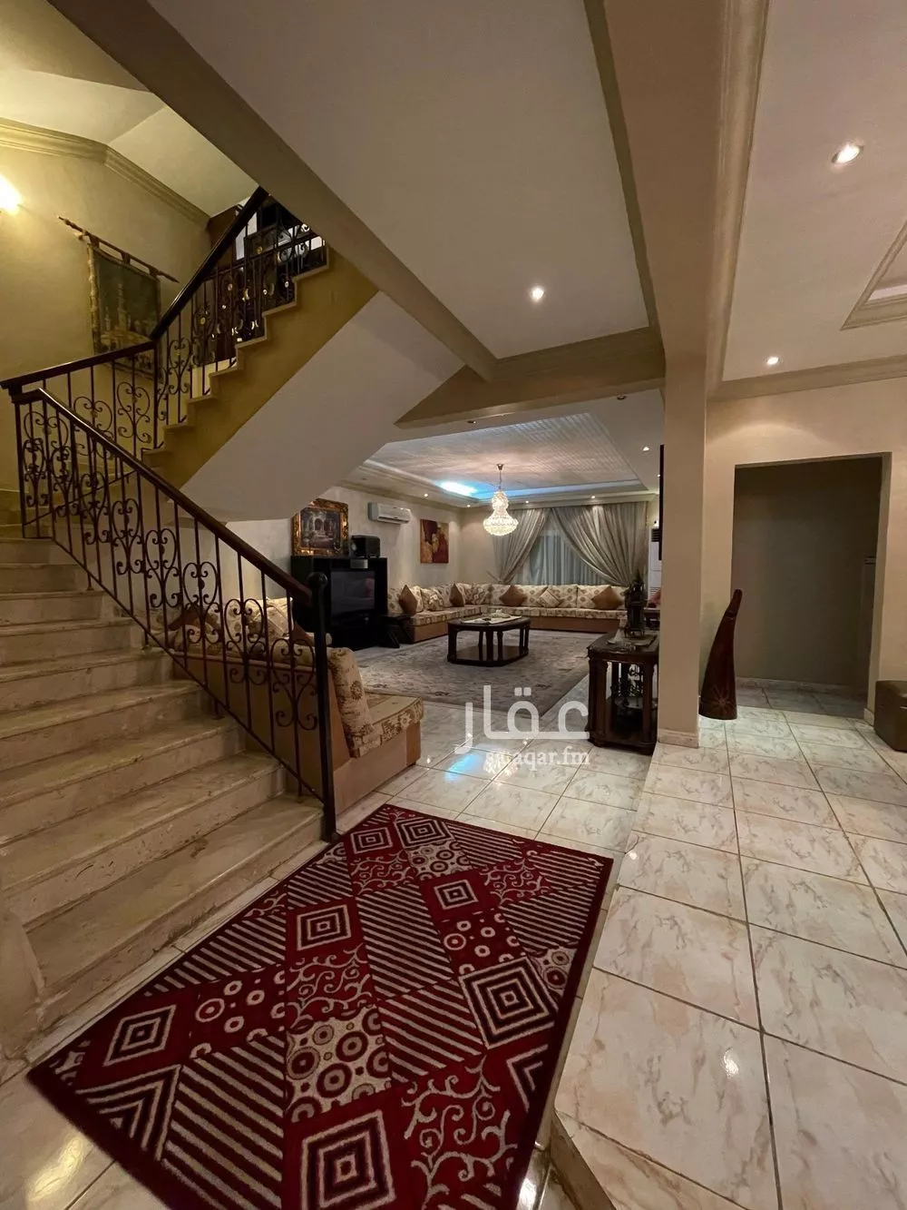 فيلا 6 غرف في البساتين 2