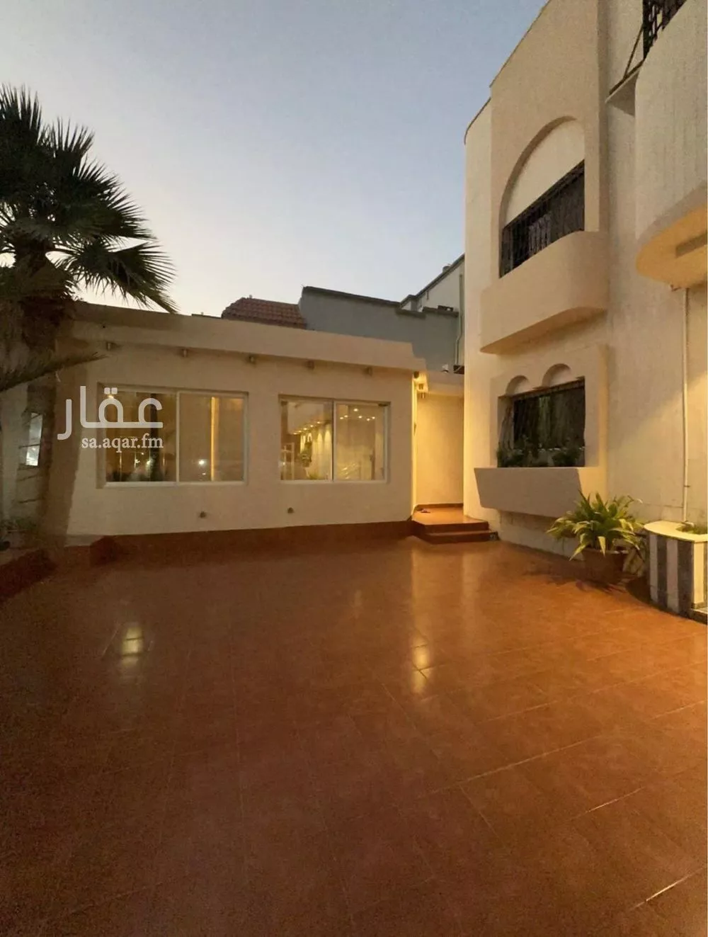 فيلا 5 غرف في النعيم 1