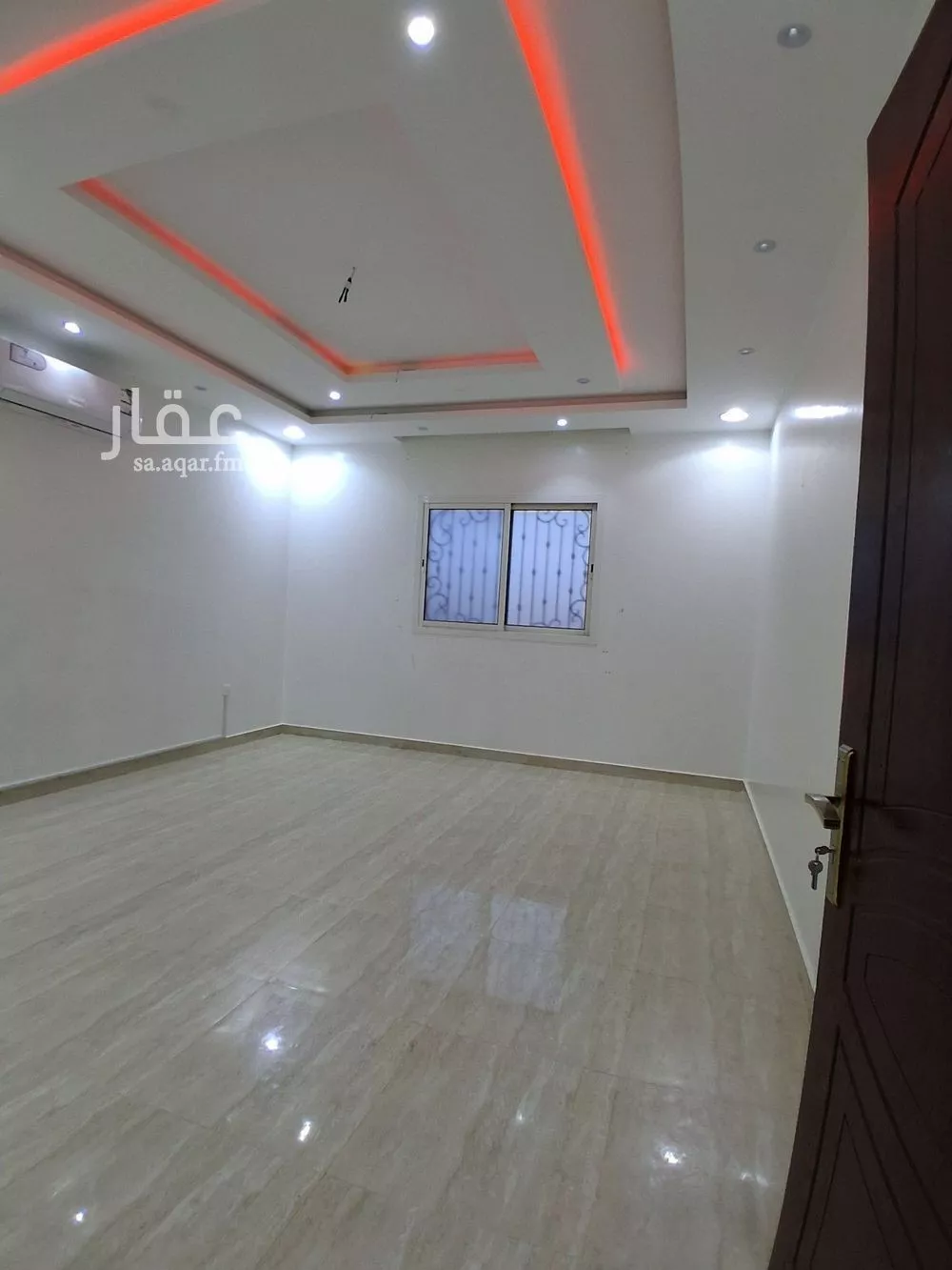 3 bedroom floor in Al Maizilah 5