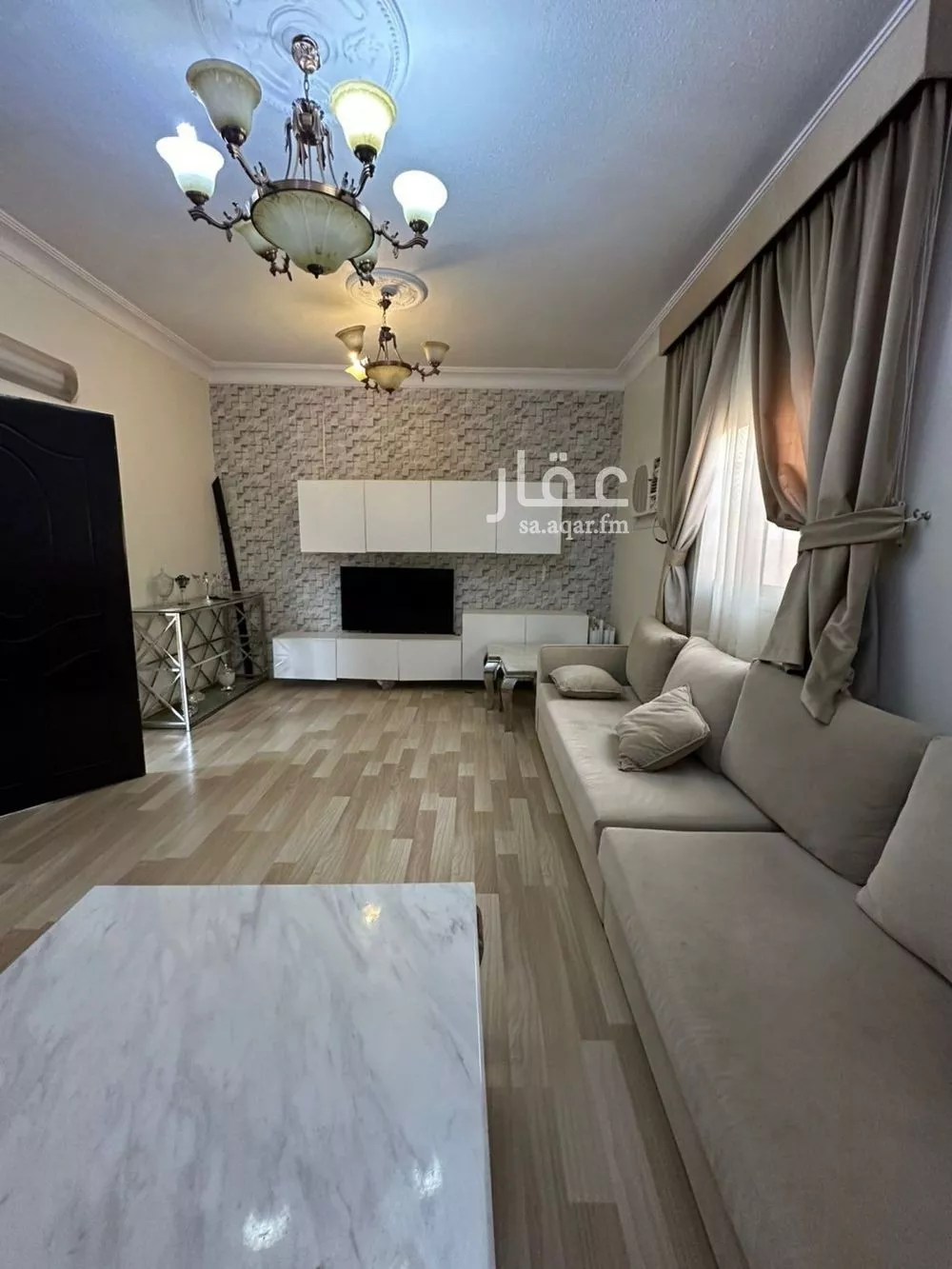 5 bedroom floor in Al Khaleej 1