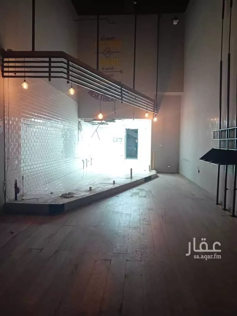 محل 918 م² في الروابي 4