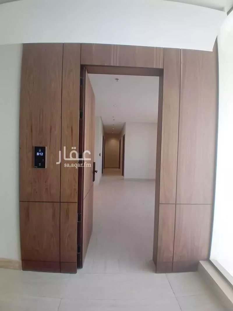 عمارة 2721 م² في الريان 4