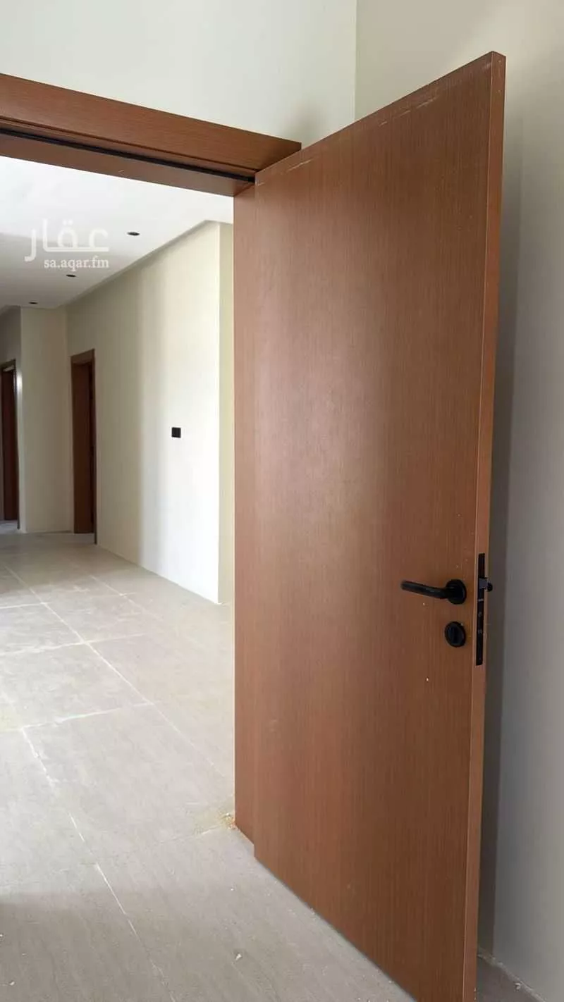 فيلا 5 غرف في الملك فهد 5