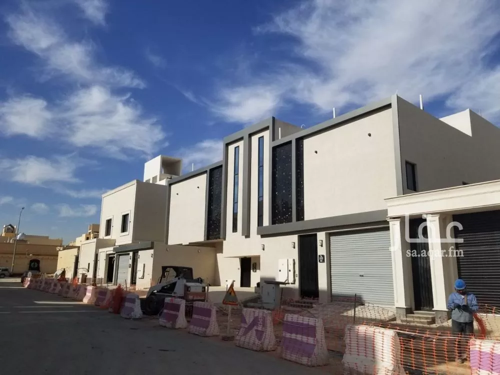 دور 4 غرف في أحد 1