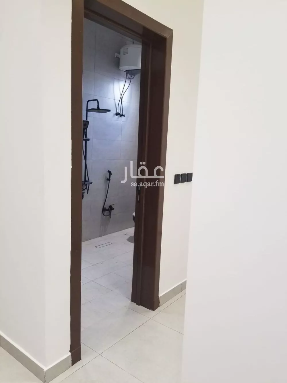 دور 4 غرف في أحد 4