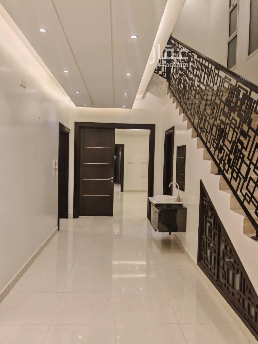 فيلا 5 غرف في النرجس 1