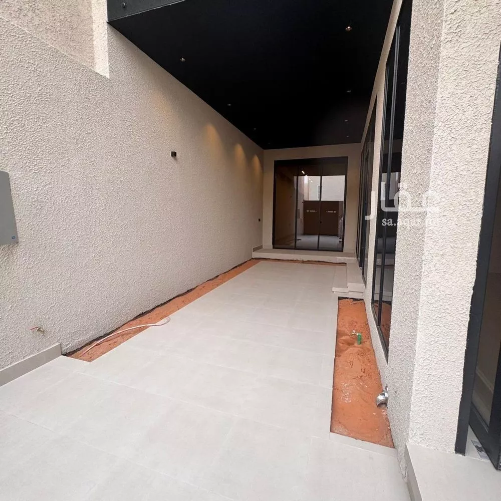 فيلا 5 غرف في الملقا 3