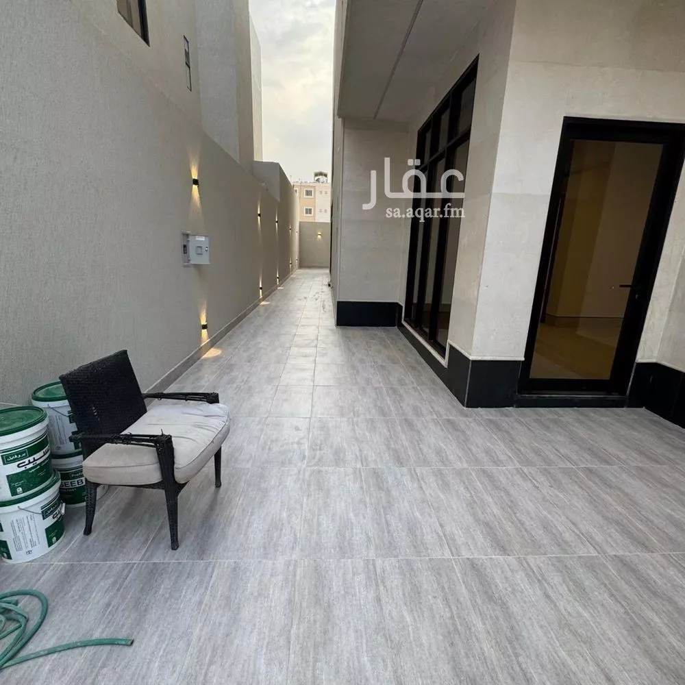 فيلا 4 غرف في العارض 4