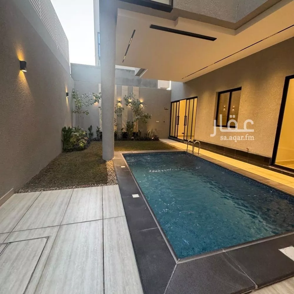 5 bedroom villa in Al Malqa 5