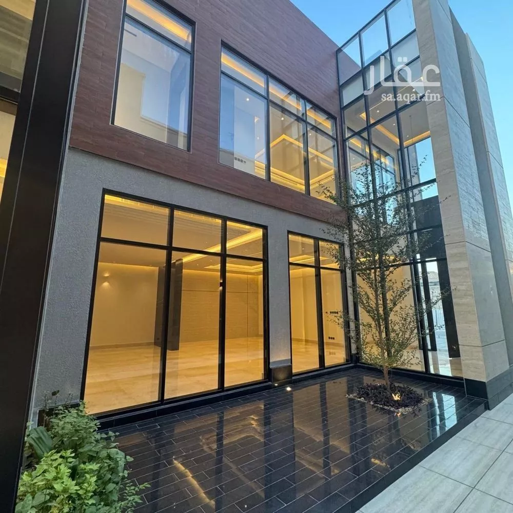 5 bedroom villa in Al Malqa 1