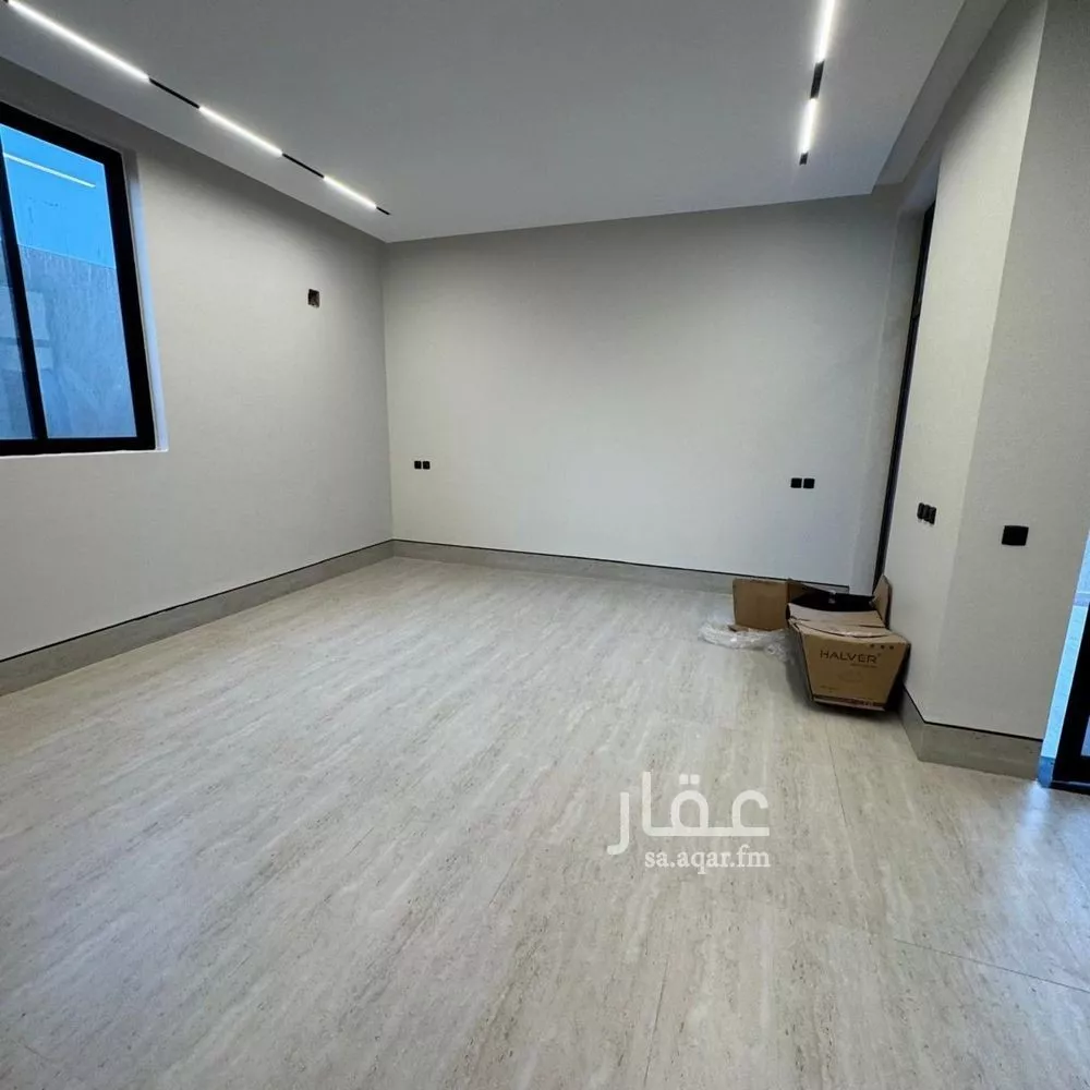 فيلا 4 غرف في العارض 3