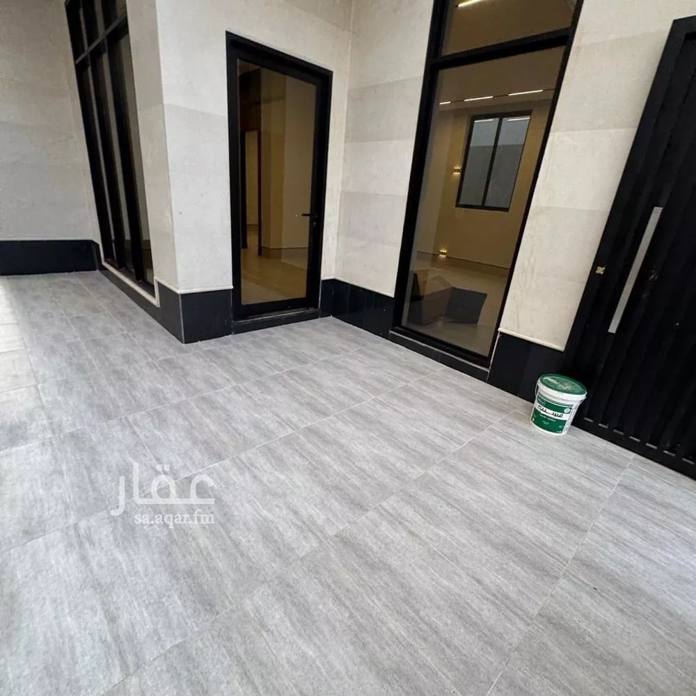 فيلا 4 غرف في العارض 5