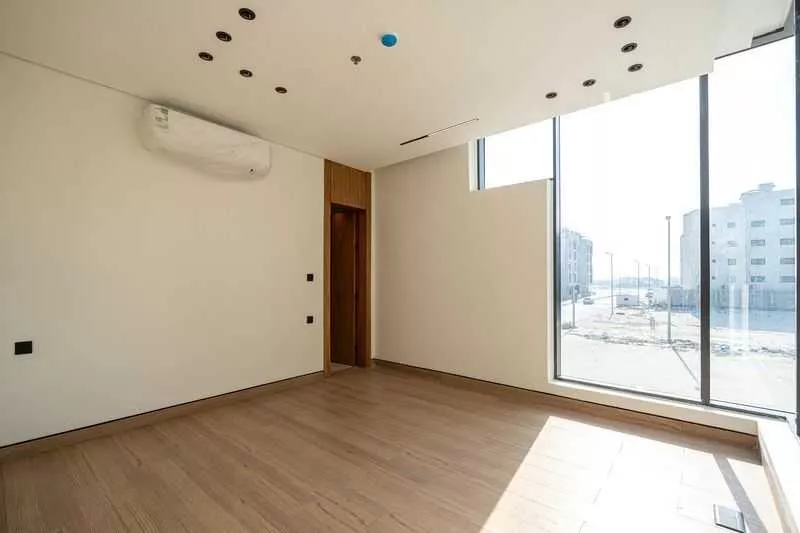 4 bedroom apartment in Eastern Province 5