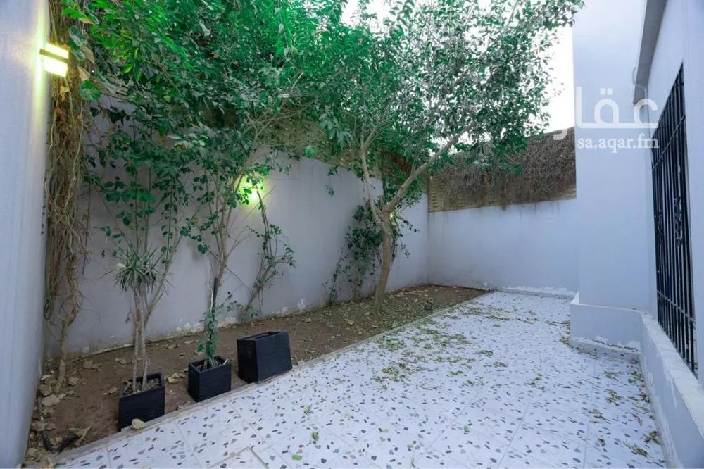 فيلا 9 غرف في النرجس 3