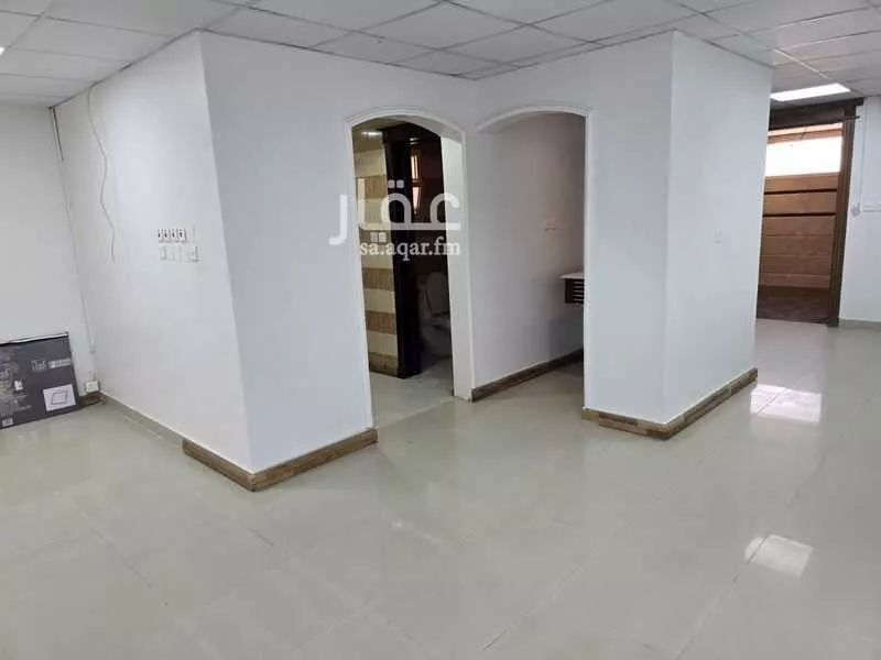 5 bedroom office in Al Maseef, Riyadh 8