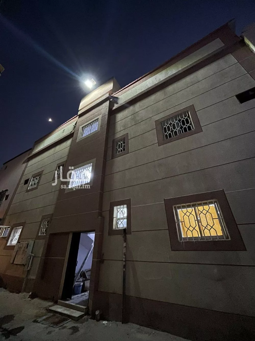 239 sqm building in Manfuhah Al Jadidah 1