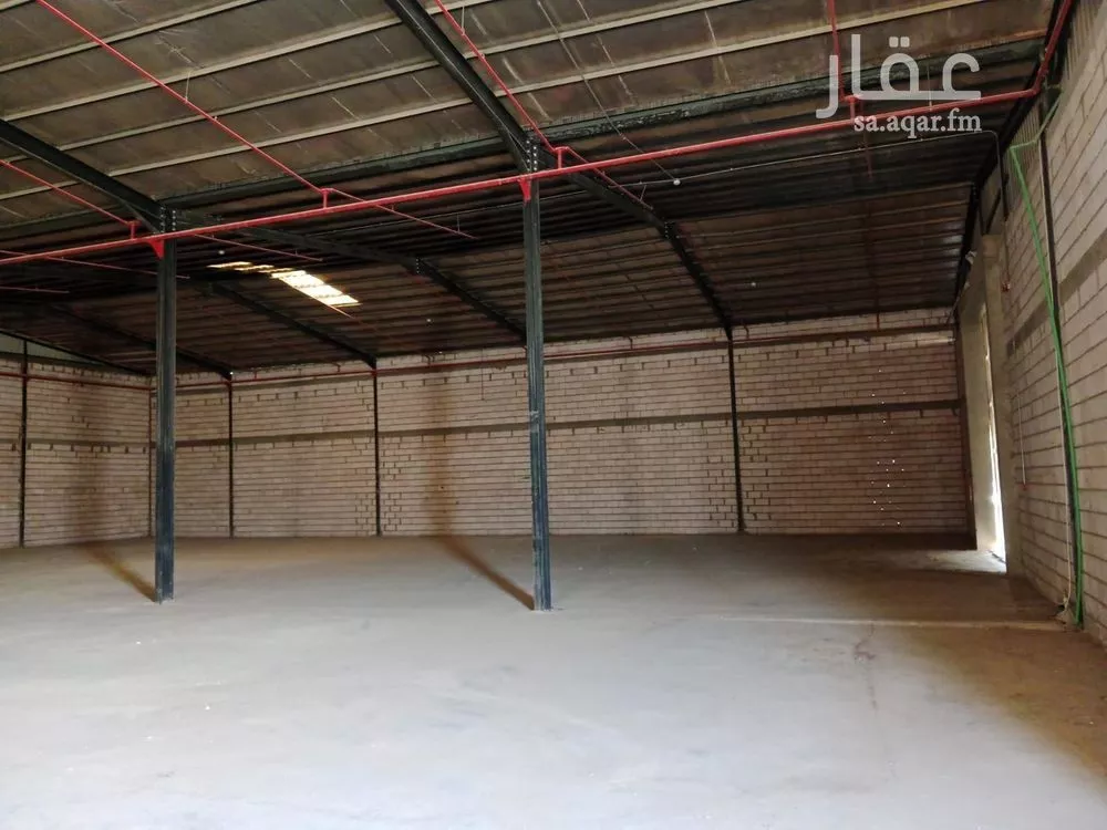 مستودع 10000 م² في طيبة 3